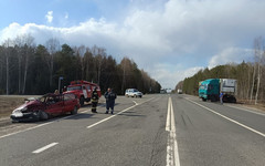 В Арбажском районе КамАЗ столкнулся с легковушкой. Погибла женщина