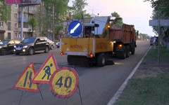 Дорожники ремонтируют восемь кировских улиц