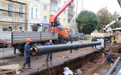 В центре Кирова меняют теплосети без перекрытия движения