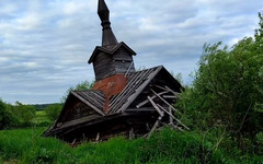 В Подосиновском районе обрушилась старинная Одигитриевская часовня