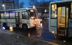 На улице Дзержинского столкнулись два автобуса: восемь человек пострадали