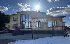 В Кировской области продают коттедж на берегу пруда за 89 млн рублей