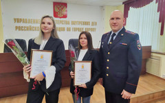 В Кирове сотрудницы банка спасли пенсионера от мошенников