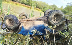 В Советском районе «Нива» упала в водоём