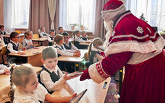 
								56 тысяч школьников Кировской области получат книгу Лиханова
							