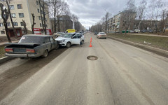 На Некрасова водитель «Гранты» сбил пешехода и врезался в две машины