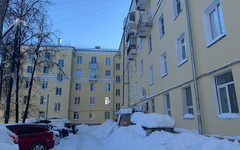 Госжилинспекция потребовала от УК срочно очистить крыши от снега и наледи