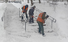 Из Кирова вывезли более 10 тысяч кубометров снега