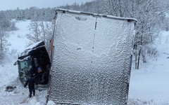 В Афанасьевском районе грузовой автомобиль съехал с трассы