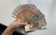 В Нововятске мужчина украл кошелёк из забытой сумки