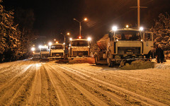 Внимание автомобилистов! В Кирове сегодня и завтра ночью будут убирать снег в центре, Юго-Западе и в районе Лепсе