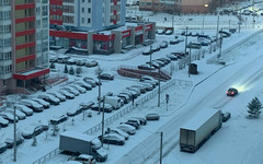 В Кирове продолжается уборка улиц после снегопада