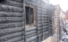 В Кировской области загорелся жилой дом