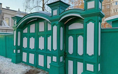 В кировской усадьбе Салтыкова-Щедрина обновили резные ворота