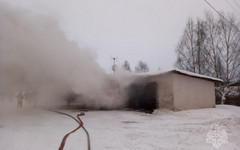 В Демьяново из-за неосторожности владельца сгорел гаражный бокс