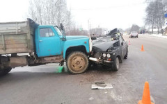 В Кирово-Чепецке грузовик протаранил «ВАЗ»