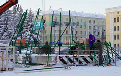 Новогоднюю ёлку на Театральной площади установят позже, чем планировали