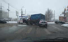 В ДТП со скорой помощью в Кирове пострадали фельдшер и медбрат