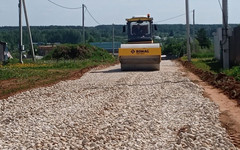 В Кирове начали ремонтировать грунтовые дороги