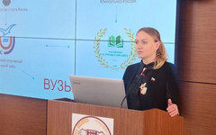 Анна Альминова покинула Вятский ГАТУ
