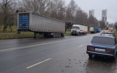 На улице Калинина запретят стоянку