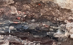 В Кирове на Казанской улице обнаружили старинную деревянную мостовую