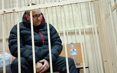 Отца брянской школьницы, которая устроила стрельбу в гимназии, заключили под стражу