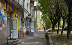 Магазины, кафе и общественные места: бизнесу предлагают оформить входные группы к юбилею Кирова