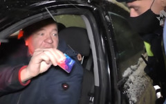 В Кирове пьяный водитель пытался откупиться от сотрудников ДПС бонусной картой магазина