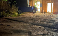 В Афанасьевском районе 14-летний водитель опрокинул машину и врезался в здание