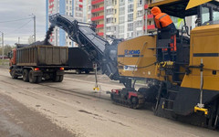 Рабочие начали ремонтировать дорогу на Чистопрудненской