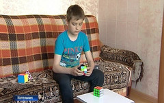 Школьник из Котельнича установил мировой рекорд на соревнованиях по сборке кубика Рубика