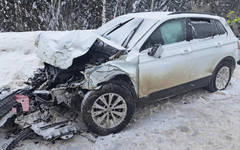 В Орловском районе столкнулись Volkswagen Tiguan и «Нива», есть пострадавший