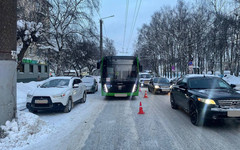 В Кирове в автобусе упала пожилая пассажирка