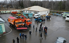 Кировским дорожникам передали современный «ледокол» для борьбы с наледью