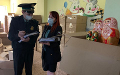 Кировские приставы арестовали у предприятия-должника 7 тысяч наборов матрёшек