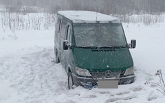 В Кумёнском районе перевернулся Mercedes-Benz