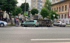 В Кирове столкнулись две иномарки: один пострадавший