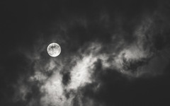 Как пережить лунное затмение 28 октября 2023 года?