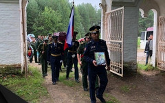В Лузском районе простились с участником СВО