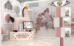 В Москве установили большой макет дымковской игрушки