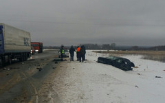 В Яранском районе кроссовер врезался во встречную фуру, один человек погиб