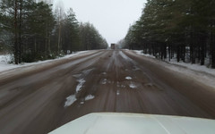 «Состояние дорог ухудшилось из-за перепадов температур»: федеральную трассу в Белой Холунице отремонтируют по гарантии