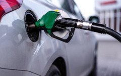 В России хотят установить потолок розничных цен на бензин