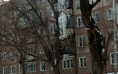 На доме по улице Горького выросла сосулька длиной в несколько этажей