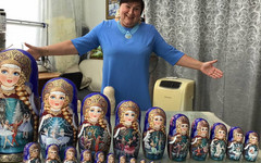 Вятская мастерица создала уникальный подарок к 250-летию Большого театра — набор матрёшек по «Лебединому озеру»