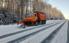 В новогодние праздники дороги Кировской области будут чистить круглосуточно
