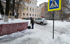 Почему тротуары в Кирове так плохо чистят от снега?