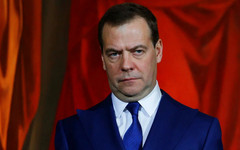 Дмитрий Медведев предложил приостановить дипотношения с ЕС