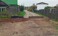 На перекрёстке Мира и Весёлой перекрыли путь к садам